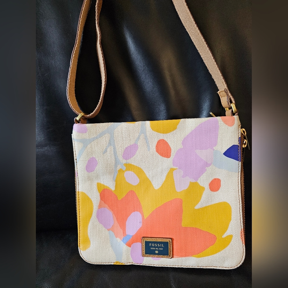 Fossil Floral Canvas and Leather Crossbody EUC - Picture 9 of 12